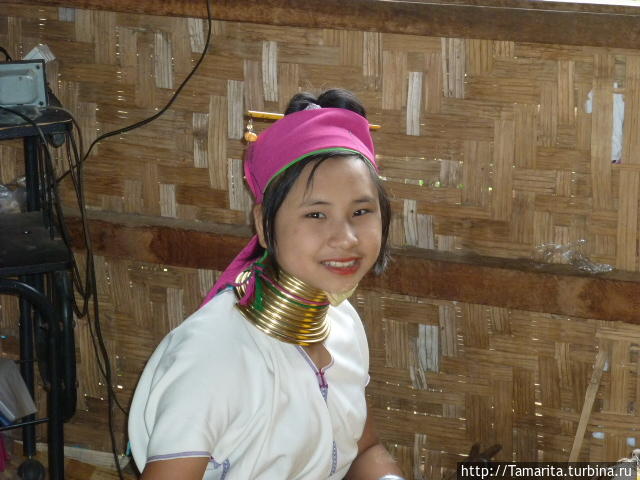 Озеро Инле и подставные падаунги Озеро Инле, Мьянма Озеро Инле и подставные падаунги Озеро Инле, Мьянма