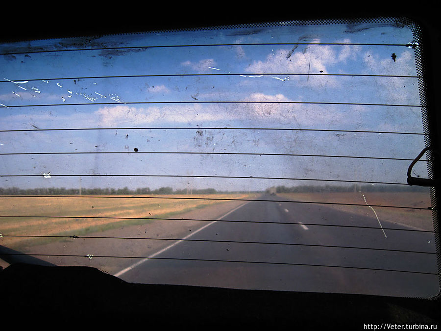 Можно смотреть в заднее окно и любоваться удивленными взглядами водителей Ростов-на-Дону, Россия