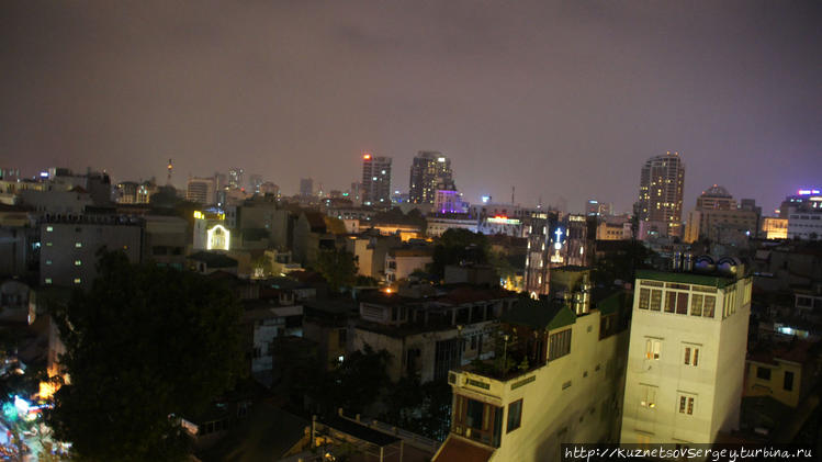 Вид на Ханой с крыши отел