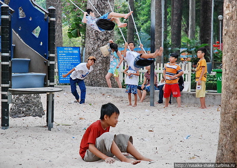 Давайте разгадаем, что это обозначает? Хошимин, Вьетнам Давайте разгадаем, что это обозначает? Хошимин, Вьетнам