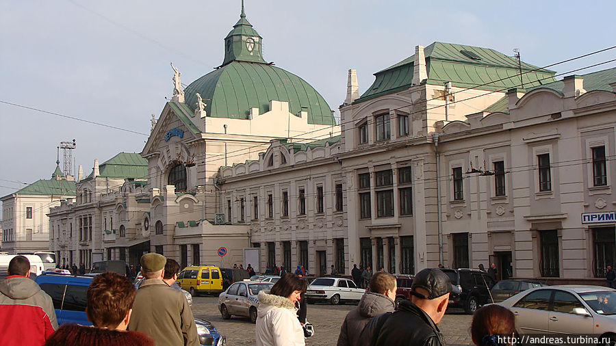 Черновцы, Вокзал Сербия