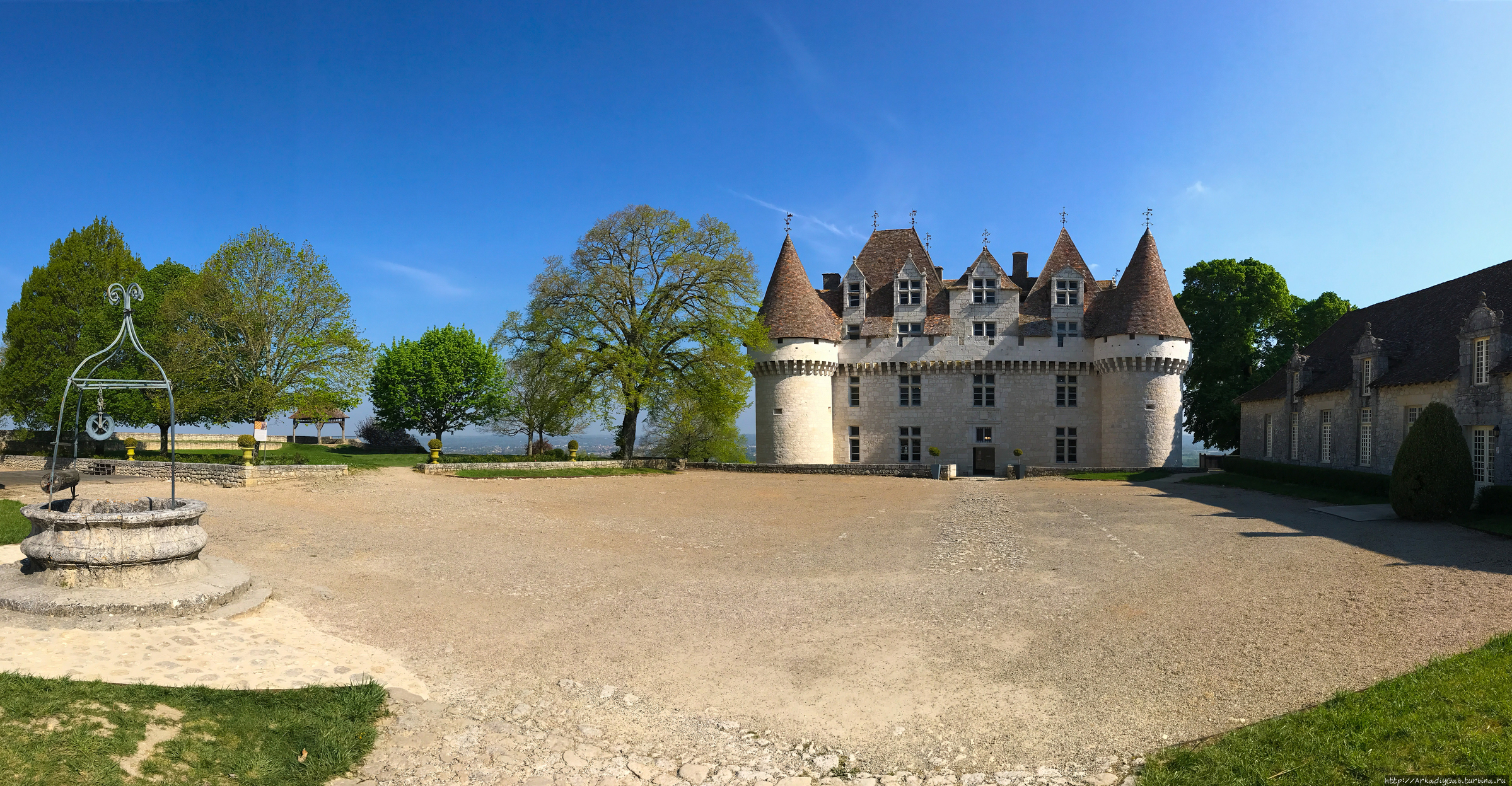 Замок Монбазийак Монбазийак, Франция
