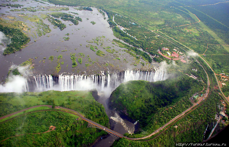 Водопад в январе. Справа Водопад в январе. Справа