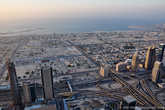 Но даже отсюда открывается невероятный вид на Дубай, который можно сравнить с видом из иллюминатора самолета.