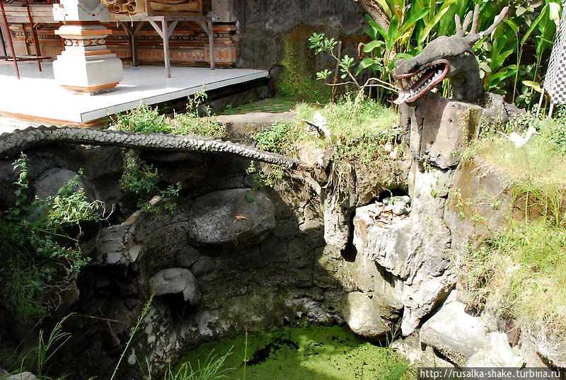 Откуда рис во лбу Кута, Индонезия Откуда рис во лбу Кута, Индонезия