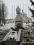 Памятник Ленину на фоне Никольского собора