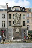 Памятник бельгийскому писателю и филологу Яну Франсу Виллемсу