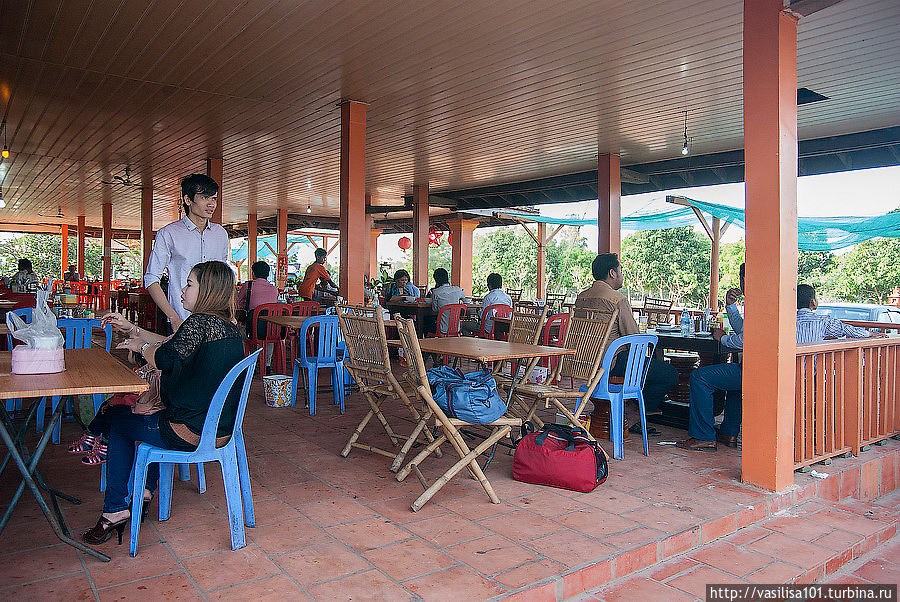 Остановка на завтрак Остров Дон-Дет, Лаос