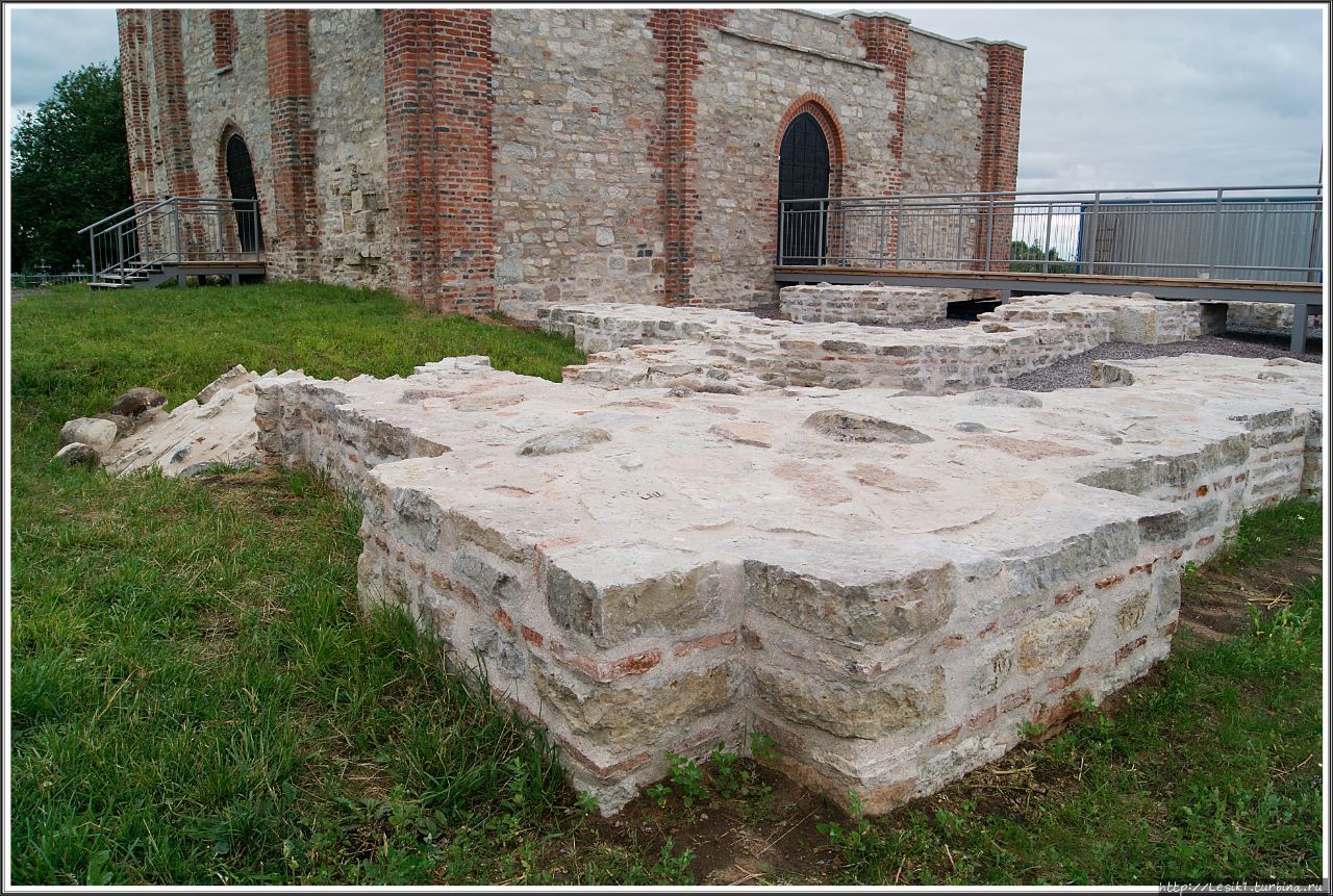 Остатки церкви Благовещения на Городище Великий Новгород, Россия