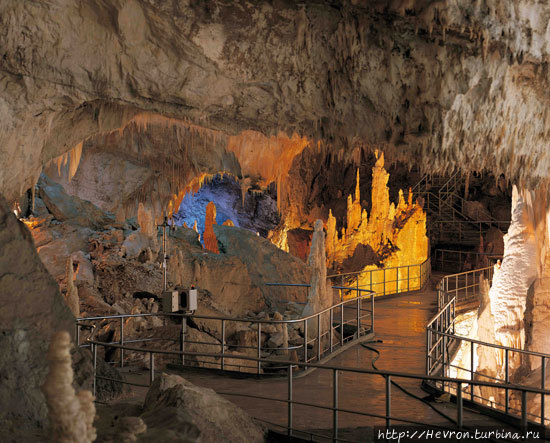 Пещеры Фразасси / Grotte di Frasassi