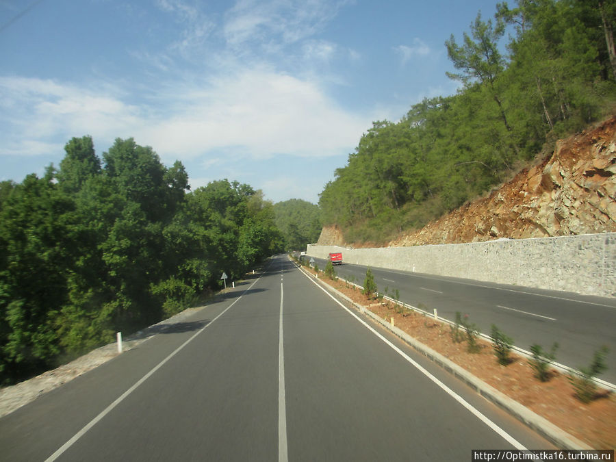 Дорога из Дидима в Мармарис Турция Дорога из Дидима в Мармарис Турция