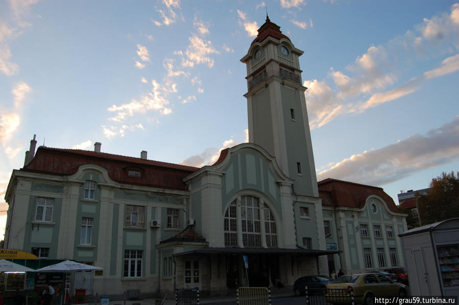 Здание железнодорожного вокзала Бургас, Болгария
