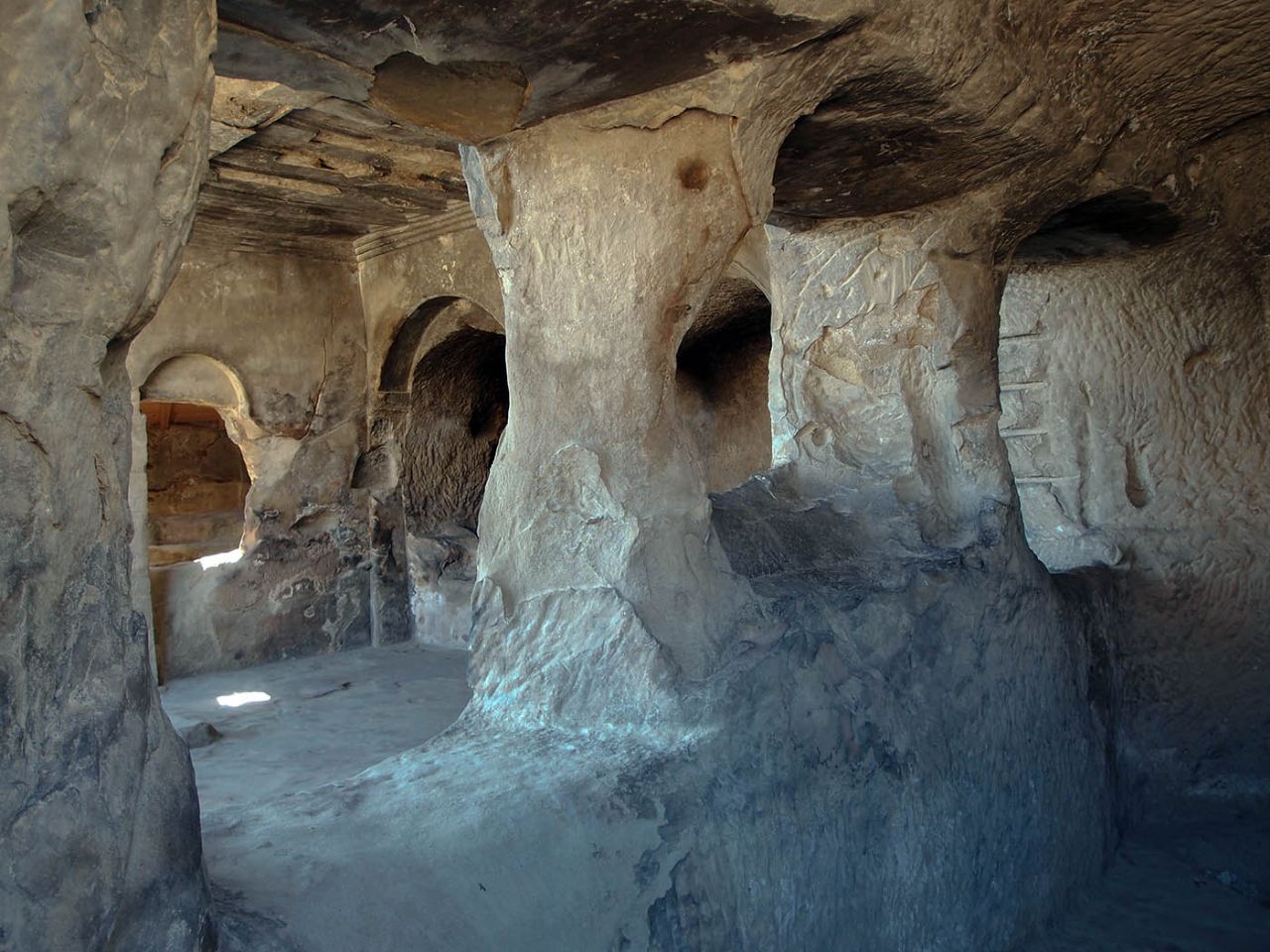 Пещерный город над Курой Пещерный город Уплисцихе, Грузия