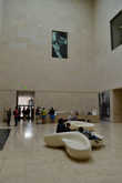 Нулевой зал музея (вход) украшает фотография Эгона Шиле...фактически это его музей.