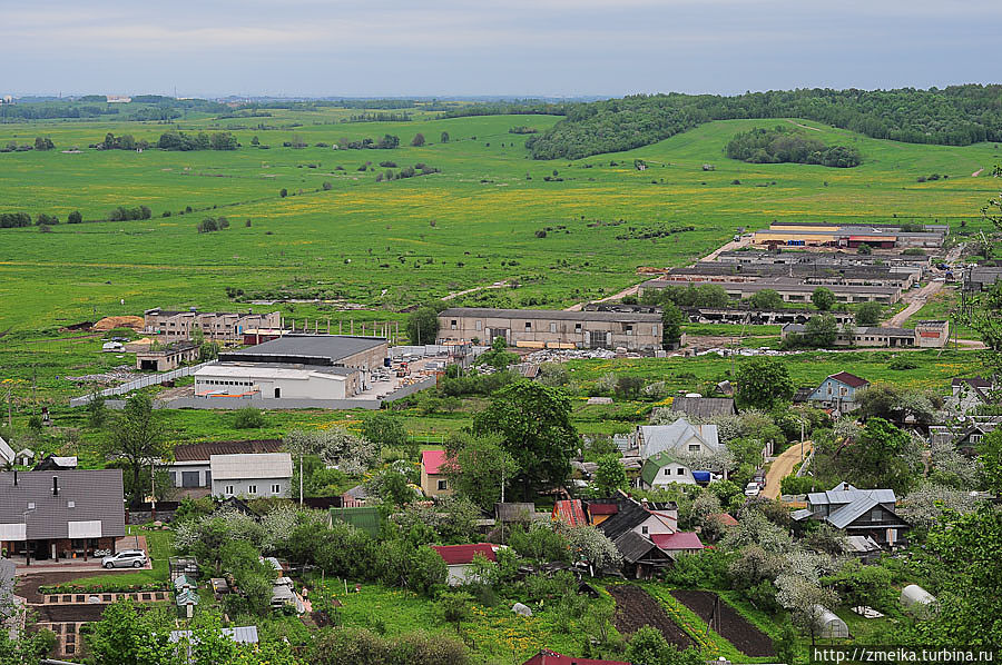 ...выскакивают дома и коровники :) ...выскакивают дома и коровники :)