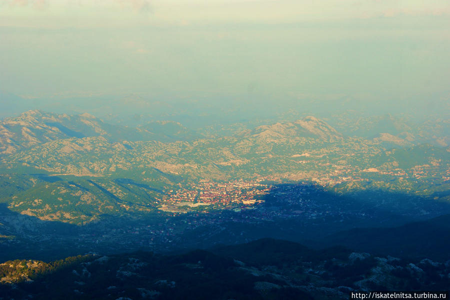 Вид с высоты мавзолея Бухта Котор, Черногория