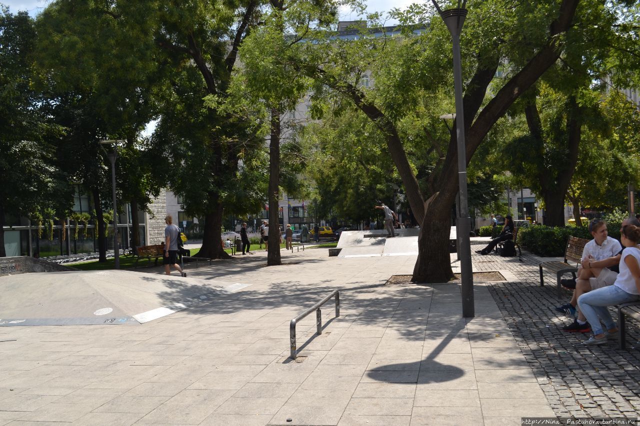 Гуляя по Пешту. От Парламента до площади Вёрешмарти Будапешт, Венгрия Гуляя по Пешту. От Парламента до площади Вёрешмарти Будапешт, Венгрия