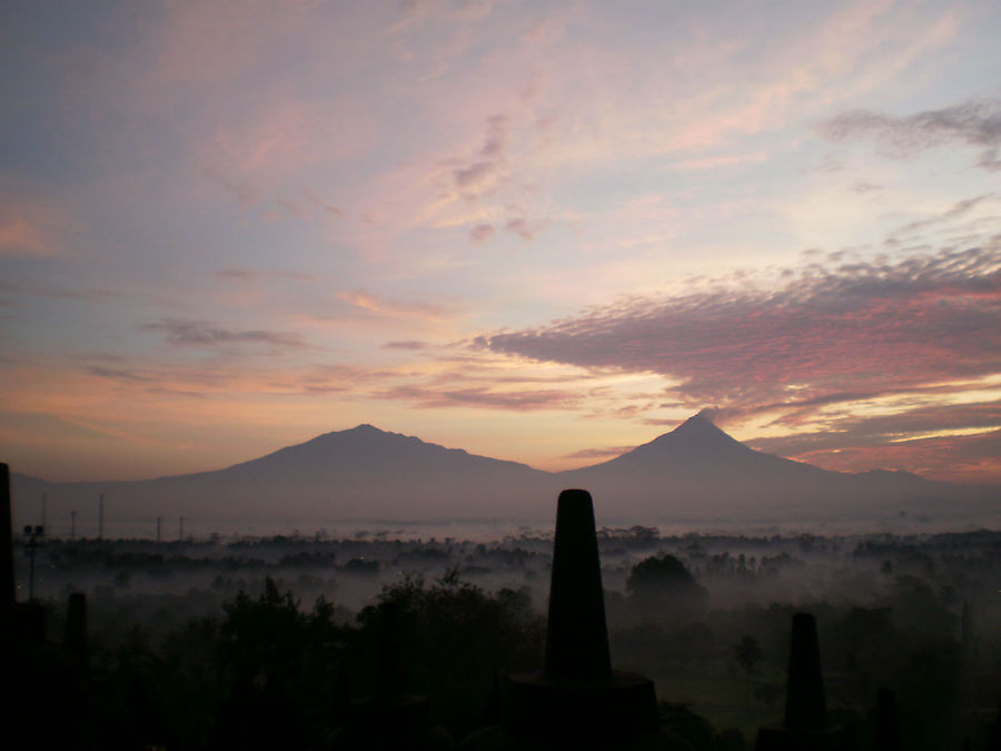 Рассвет на Боробудуре Боробудур, Индонезия