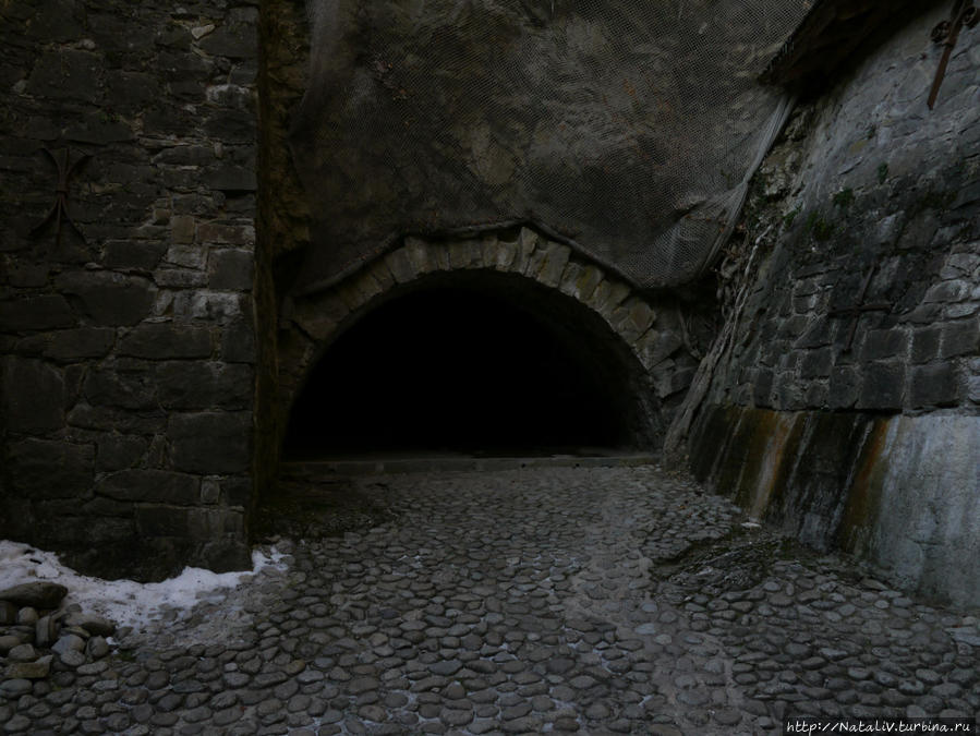 Оравский замок — мрачное, средневековое очарование... Оравски-Подзамок, Словакия