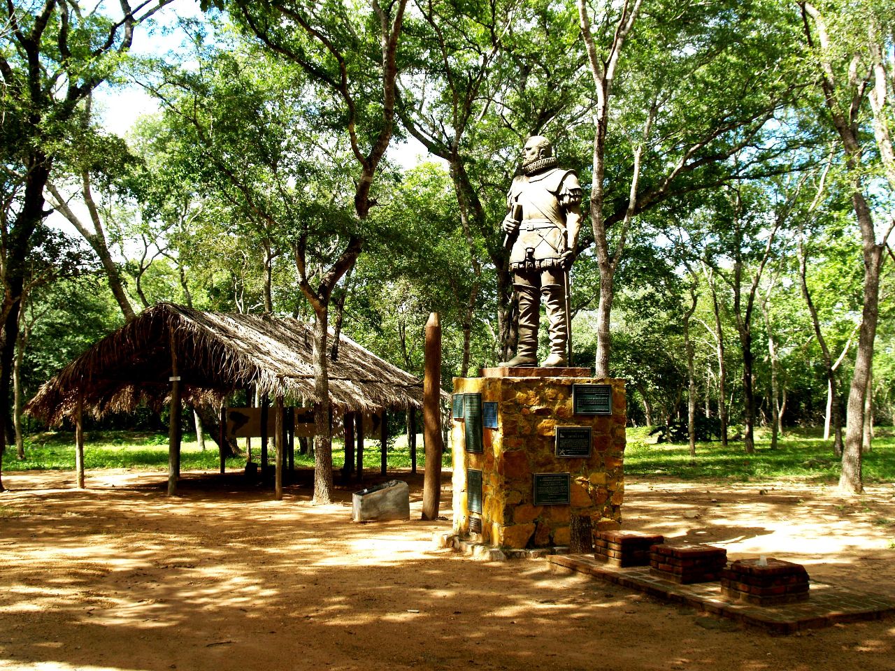 Исторический парк Старый Санта-Крус / Parque Histórico Santa Cruz La Vieja