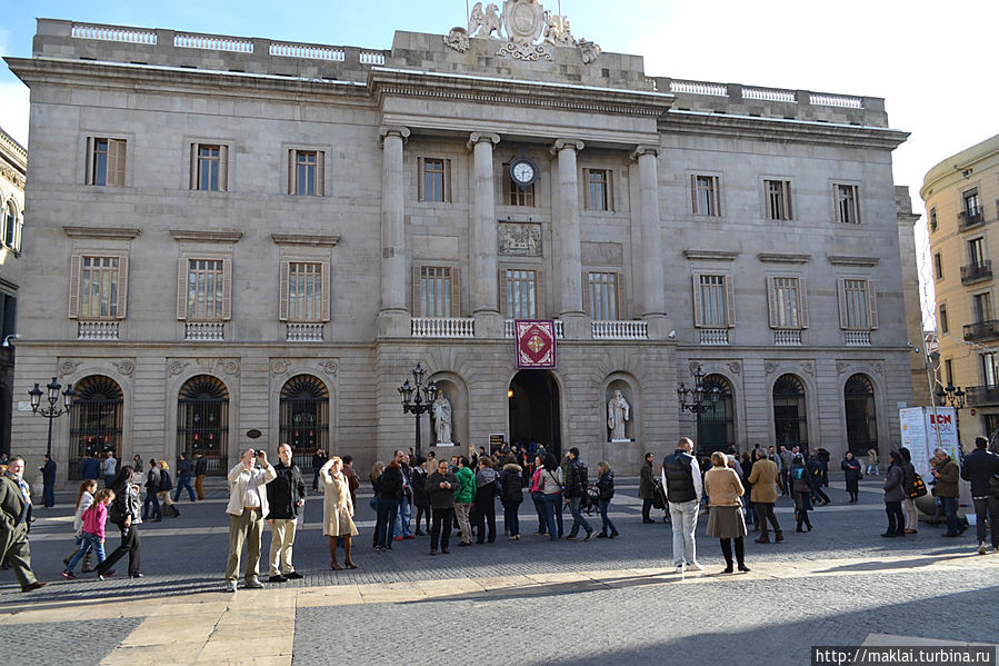Здание Городского Совета. Здание Городского Совета.