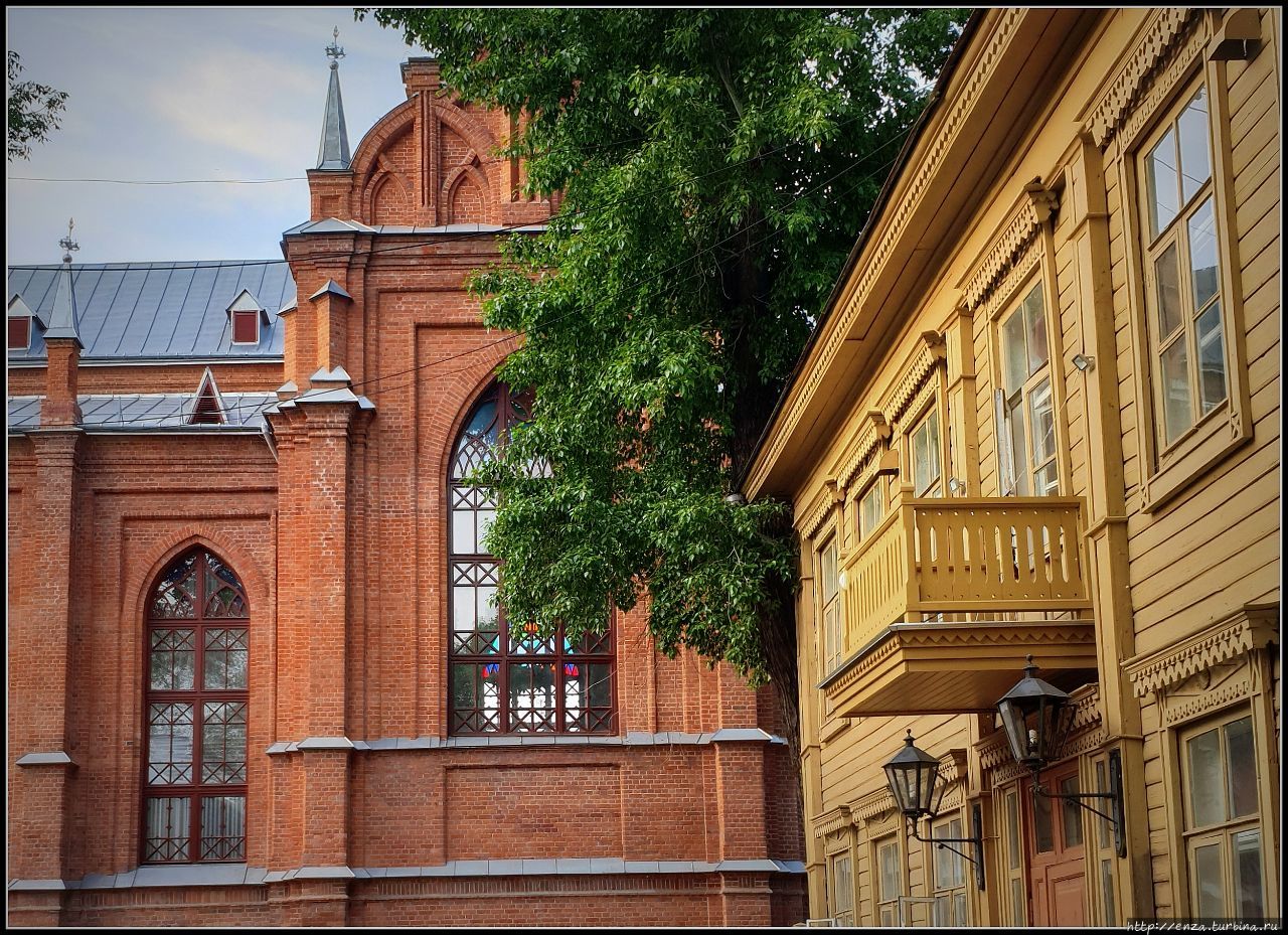 Католический костел и усадьба А. Толстого Самара, Россия