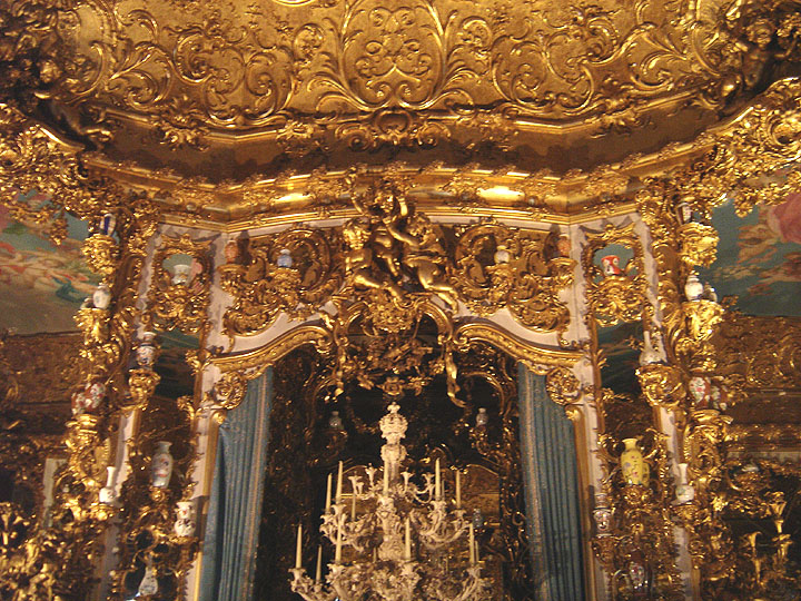 Линдерхоф. Фото из интернета. Линдерхоф. Фото из интернета.