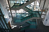 Лестница на смотровую площадку (до 6 этажа идет лифт, а дальше два этажа ножками)