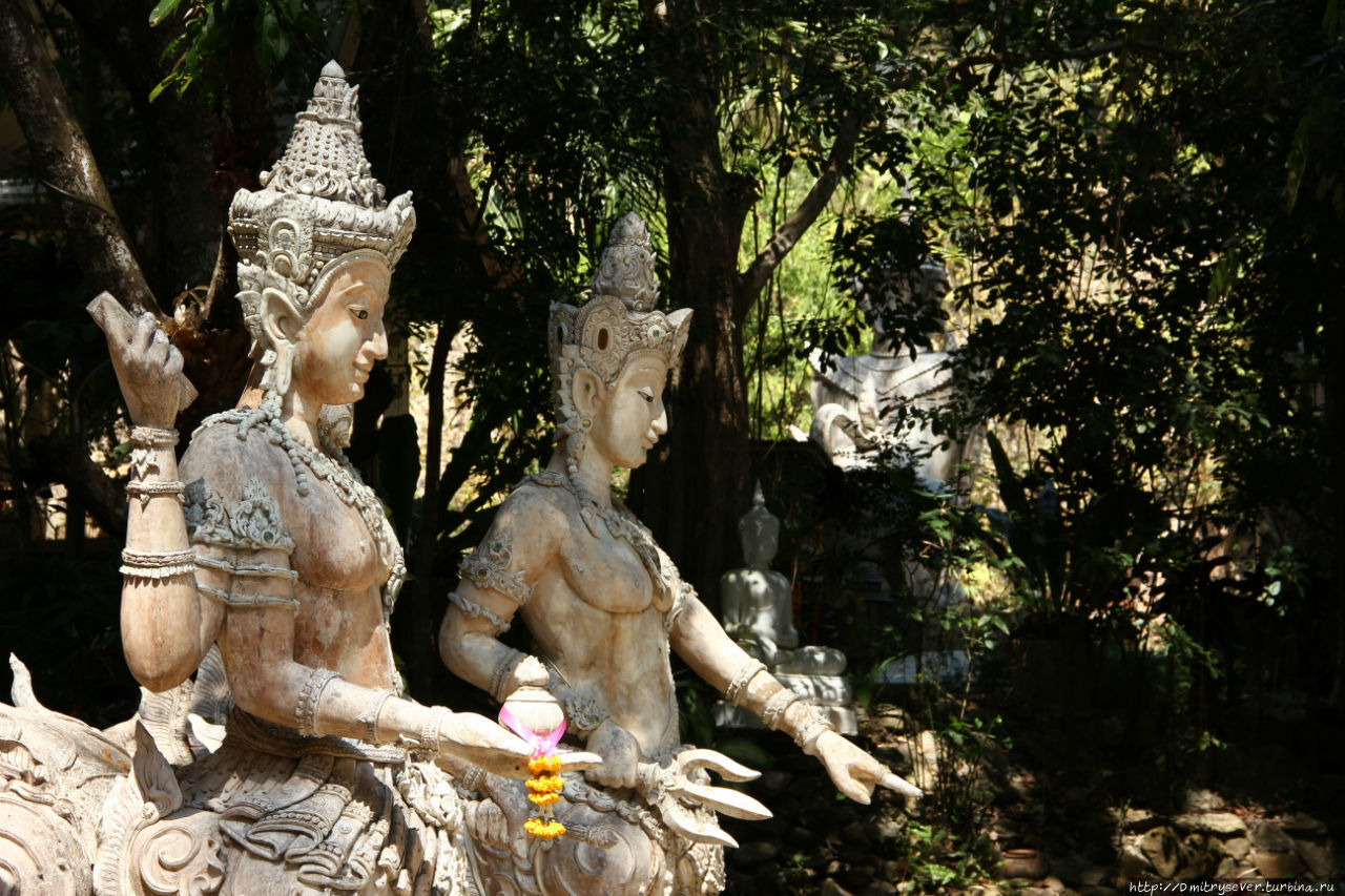 В монастырях по особенному спокойно и красиво Северный Таиланд, Таиланд