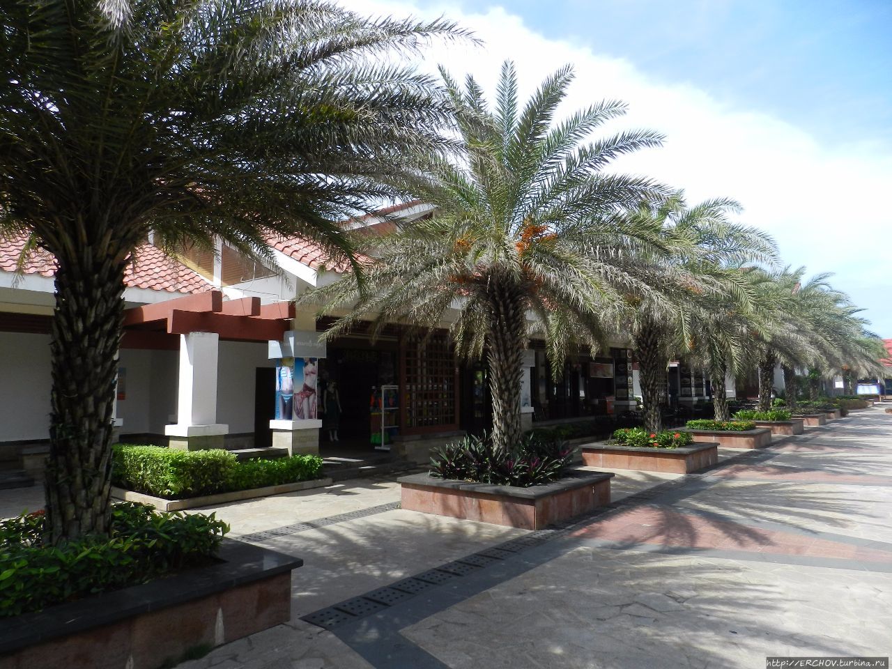 Как попасть на остров Учжичжоу (蜈支洲岛) и что там делать Остров Учжичжоу, Китай Как попасть на остров Учжичжоу (蜈支洲岛) и что там делать Остров Учжичжоу, Китай