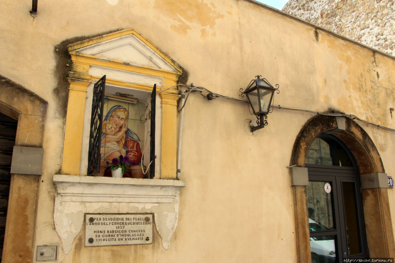 Исторический центр города Кальтаджироне Кальтаджироне, Италия Исторический центр города Кальтаджироне Кальтаджироне, Италия