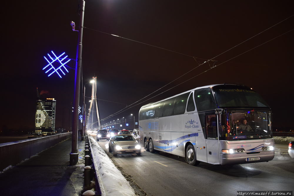 Ночная Рига зимой Рига, Латвия Ночная Рига зимой Рига, Латвия