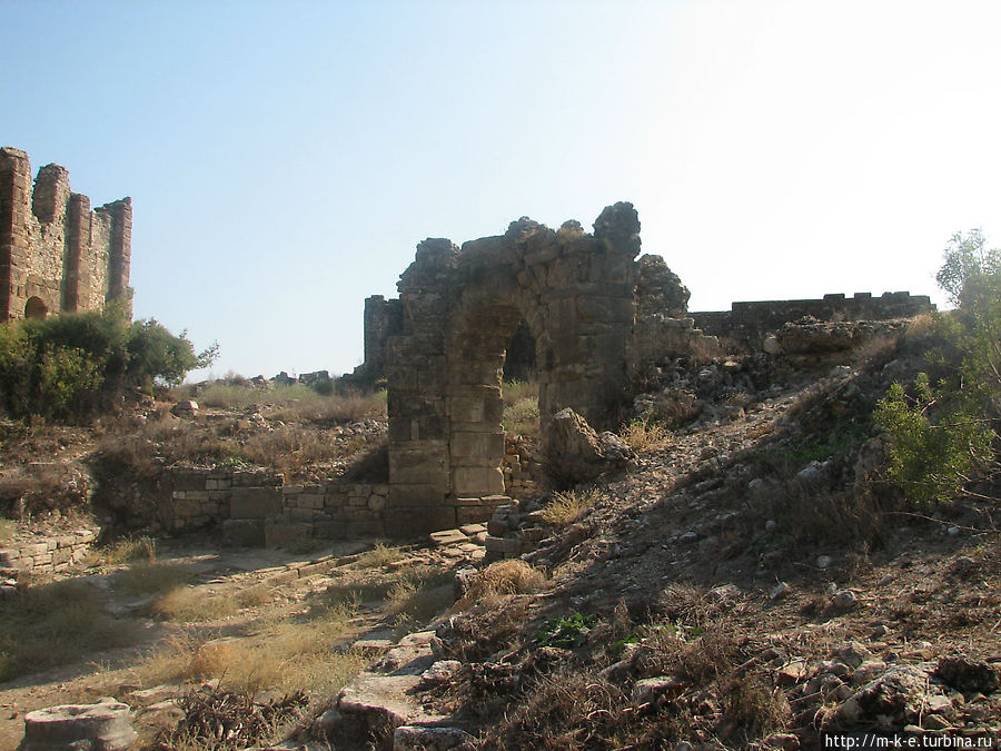 Арка центральной улицы Серик, Турция