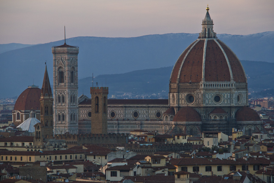 6. Ну и напоследок заглянуть в небольшой, но такой прекрасный город Флоренцию, забраться повыше и встретить закат, любуясь на горы, город и еще раз понимая, что даже в феврале эта страна удивительна и неповторима. 6. Ну и напоследок заглянуть в небольшой, но такой прекрасный город Флоренцию, забраться повыше и встретить закат, любуясь на горы, город и еще раз понимая, что даже в феврале эта страна удивительна и неповторима.