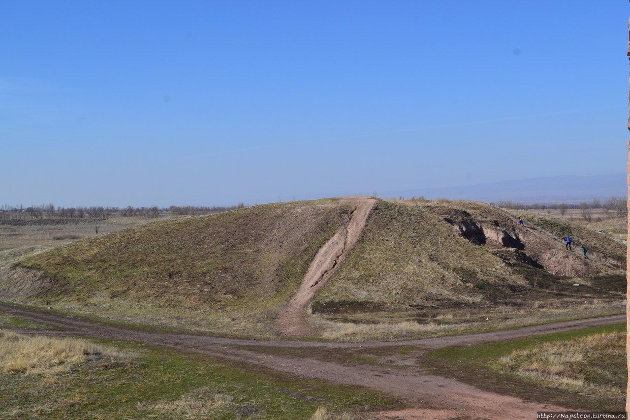 Башня Бурана Бурана (Баласагун), Киргизия