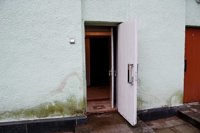 Через входную дверь попадаем внутрь Суздаль, Россия