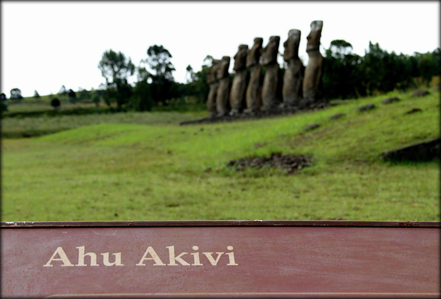 Достопримечательности острова Пасхи (AHU AKIVI)