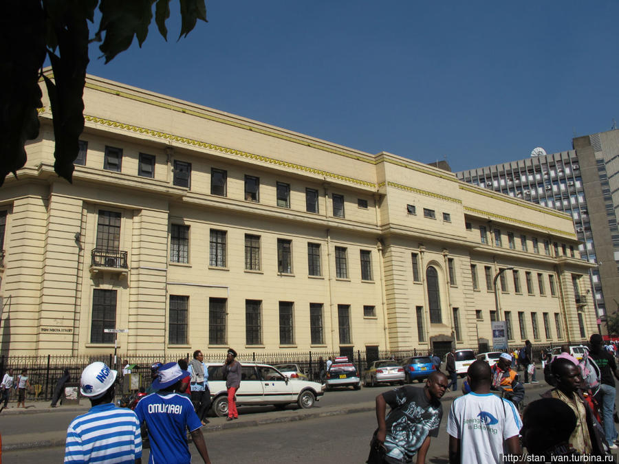 Около национального архива Найроби, Кения