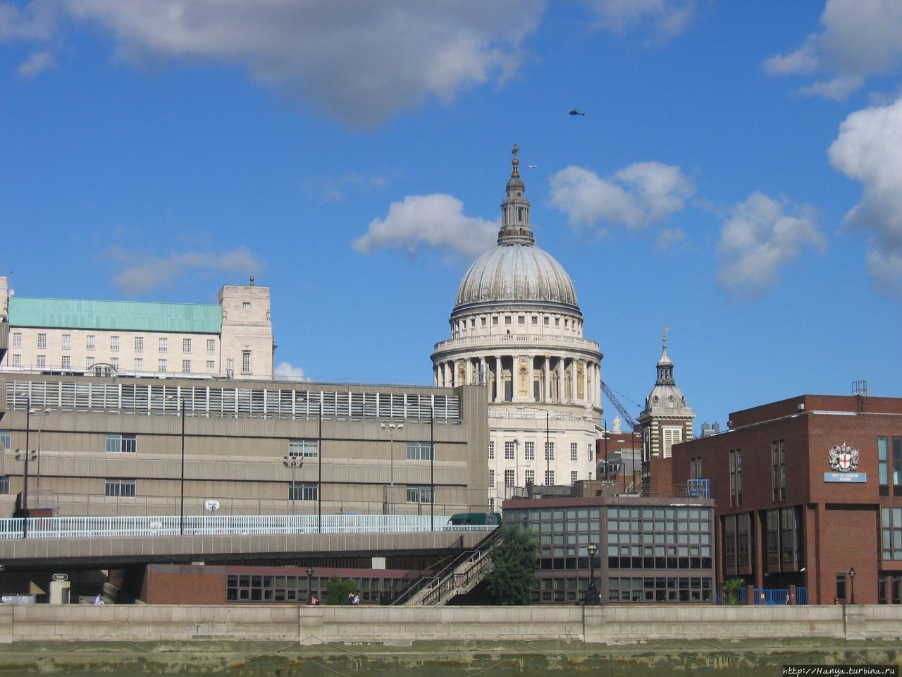 Лондон. Вид на Собор Святого Павла с Темзы Лондон, Великобритания