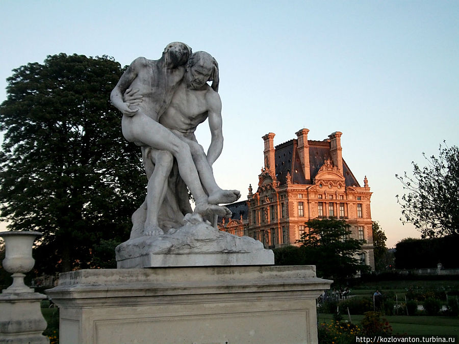 Скульптура большого Карэ Добрый самаритянин Франсуа Сикара. Мрамор. 1896 г. Париж, Франция Скульптура большого Карэ Добрый самаритянин Франсуа Сикара. Мрамор. 1896 г. Париж, Франция