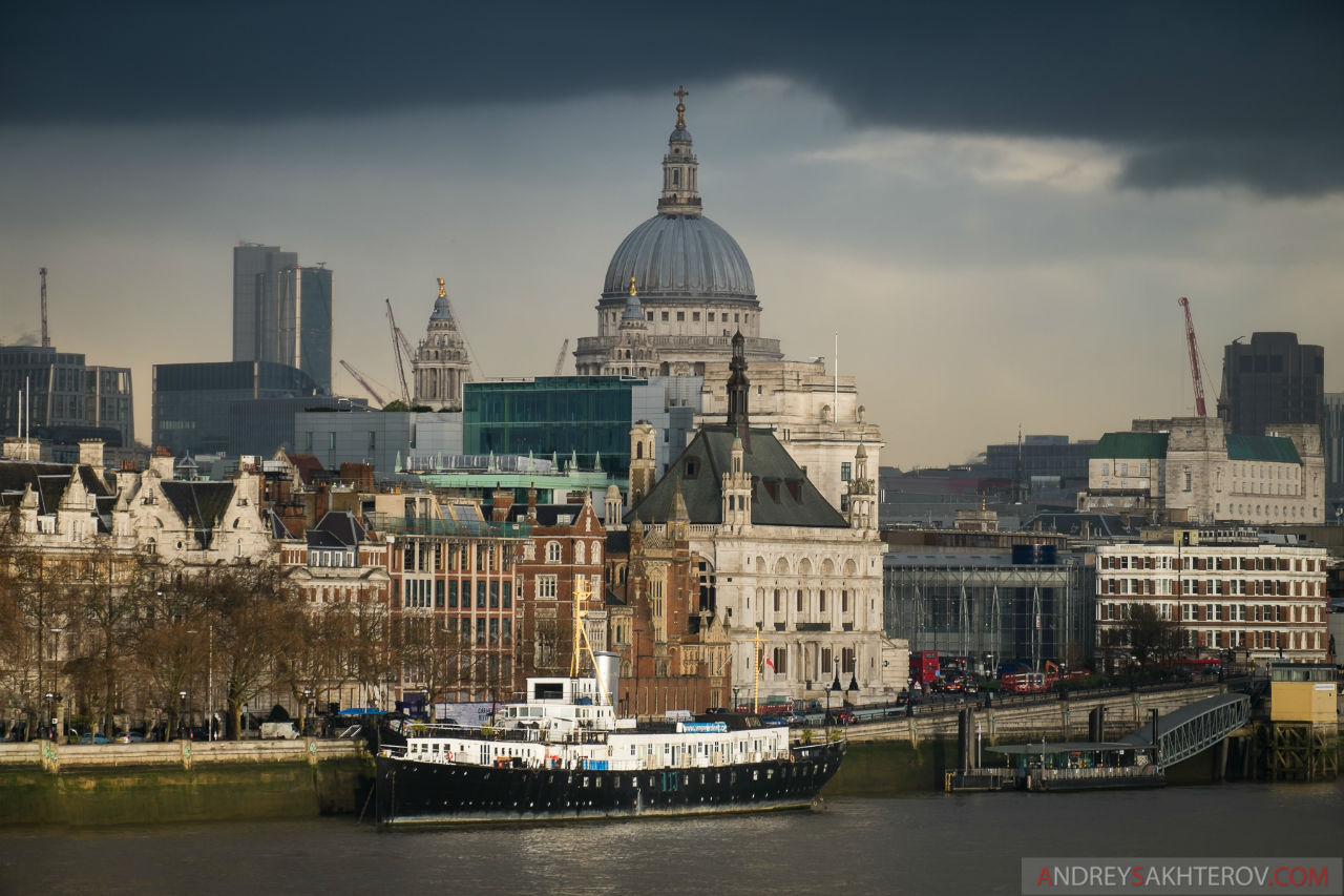 Вид на St. Paul’s Cathedral Лондон, Великобритания