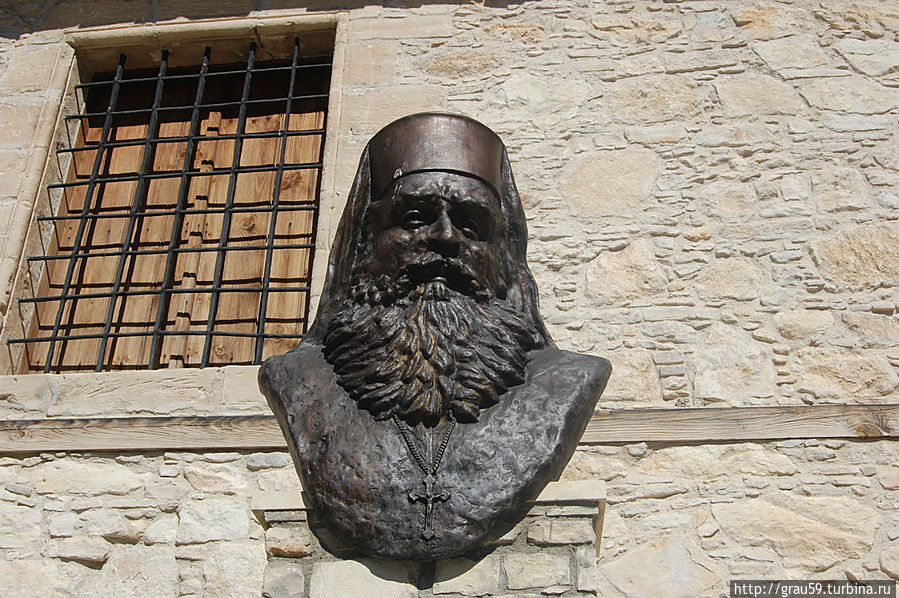 Памятник Досифею Омодос, Кипр
