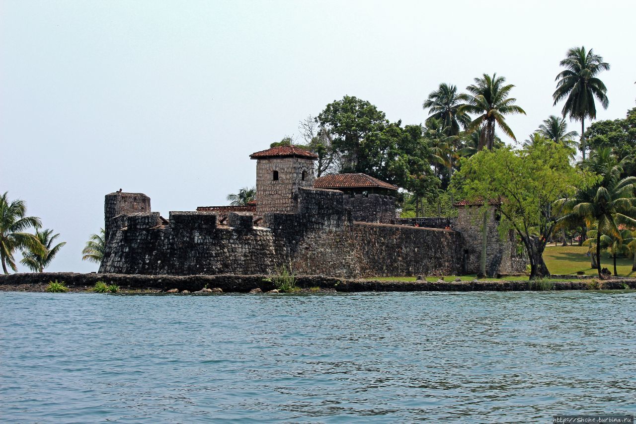 Замок де Сан-Фелипе де Лара - испанское наследие Гватемалы
