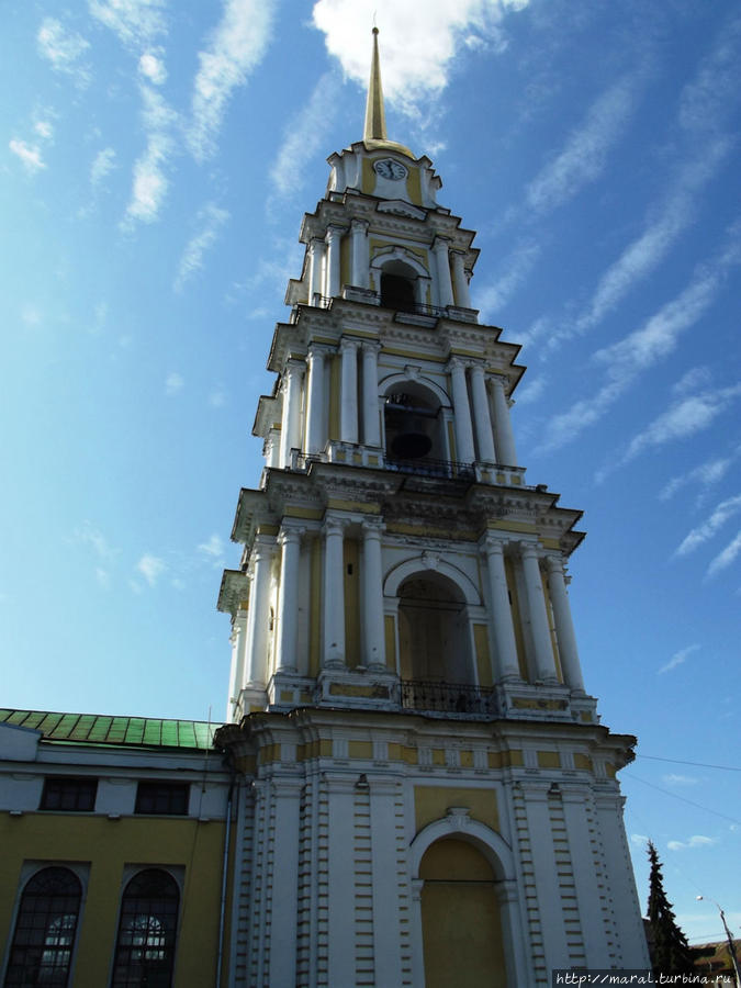 Колокольня построена в 1804 году — на 47 лет раньше собора Рыбинск, Россия