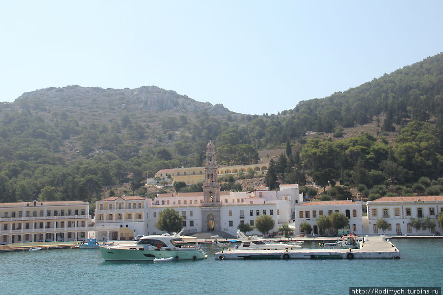 Входим в бухту Панормитис, в которой расположен монастырь Остров Сими, Греция