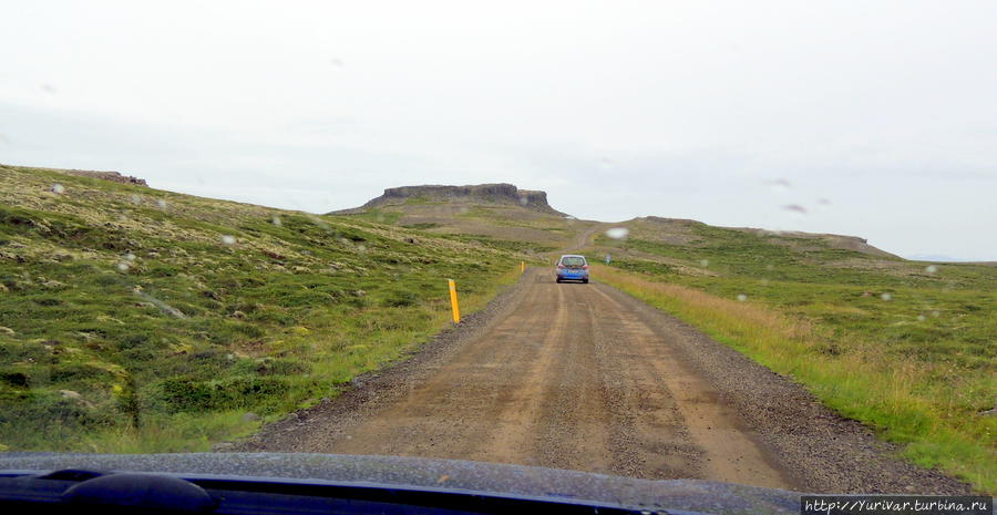 Там впереди — крепость Боргарвирки Саударкрокур, Исландия