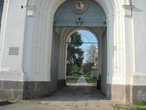 Юрьев монастырь — одно из самых старинных и величественных сооружений Великого Новгорода. Мы его посетили утром четвертого дня путешествия перед отъездом из Великого Новгорода.