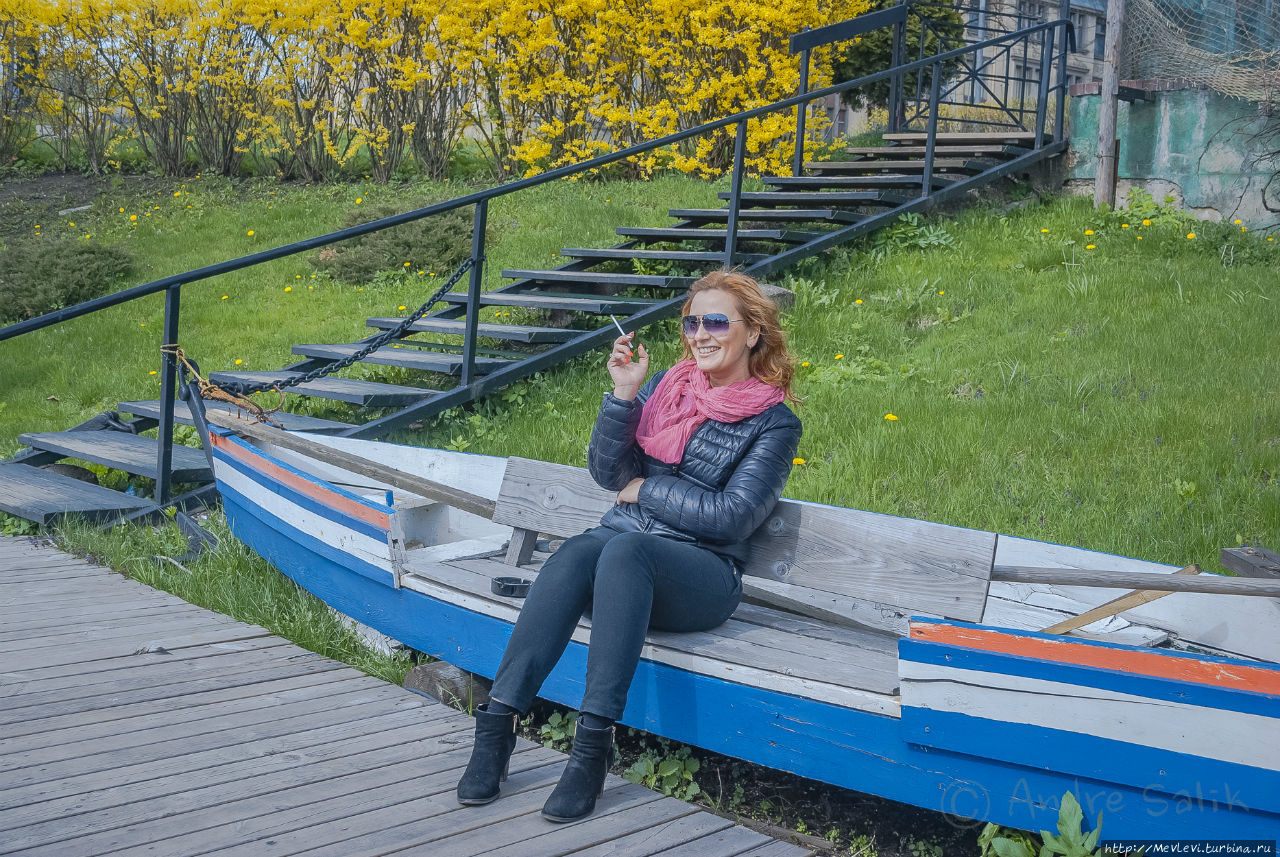 Красивые девушки, лодки, май месяц Рига, Латвия