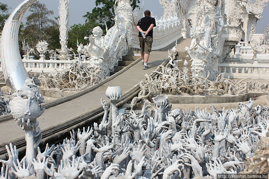 Чианграй, 5-й день, Ват Ронг Кун (Wat Rong Koon) Чианграй, Таиланд Чианграй, 5-й день, Ват Ронг Кун (Wat Rong Koon) Чианграй, Таиланд