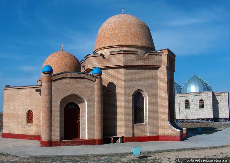 Мавзолей / Aristanbab Mausoleum